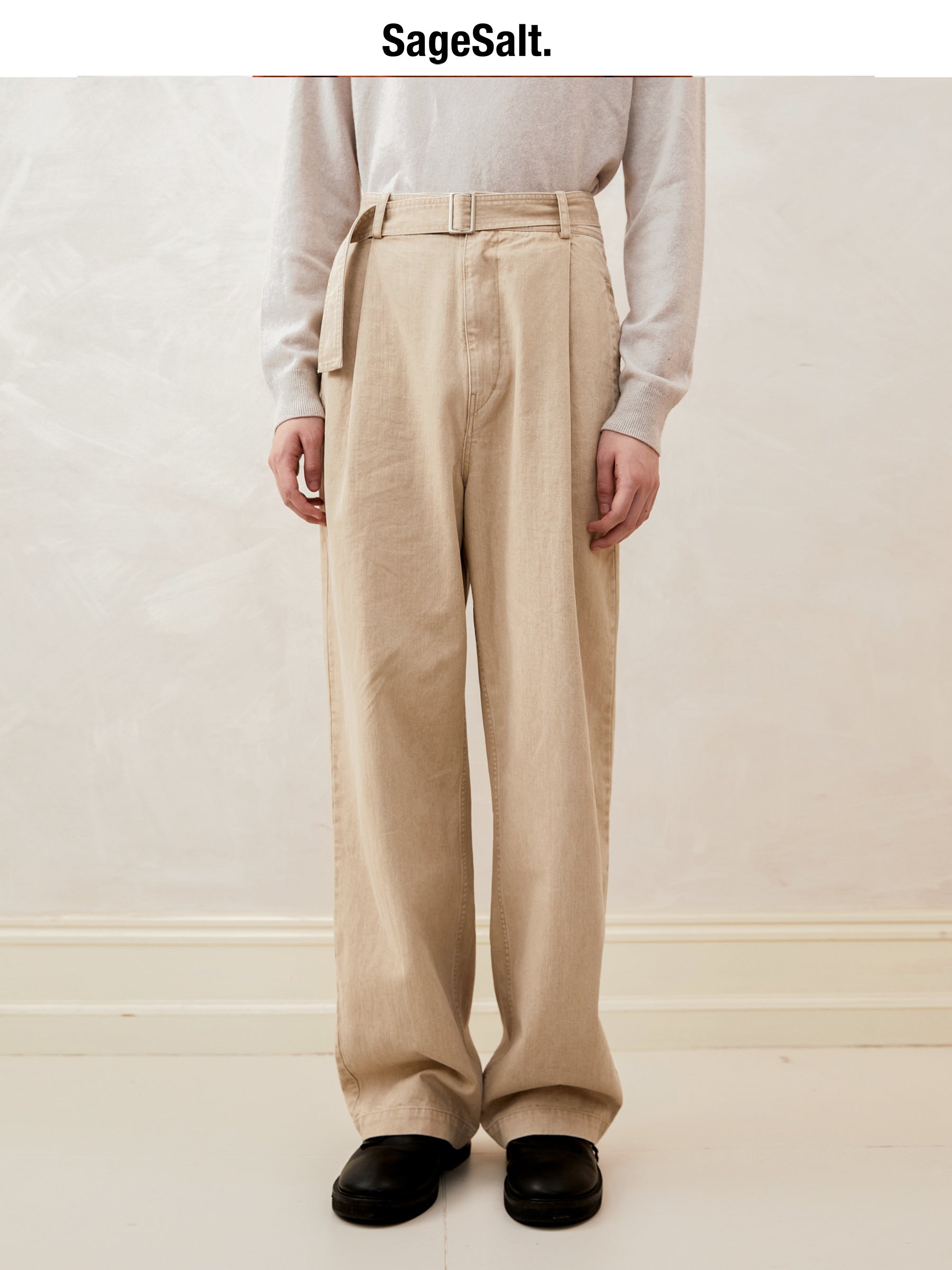 Stone-washed denim trousers with a single pleat