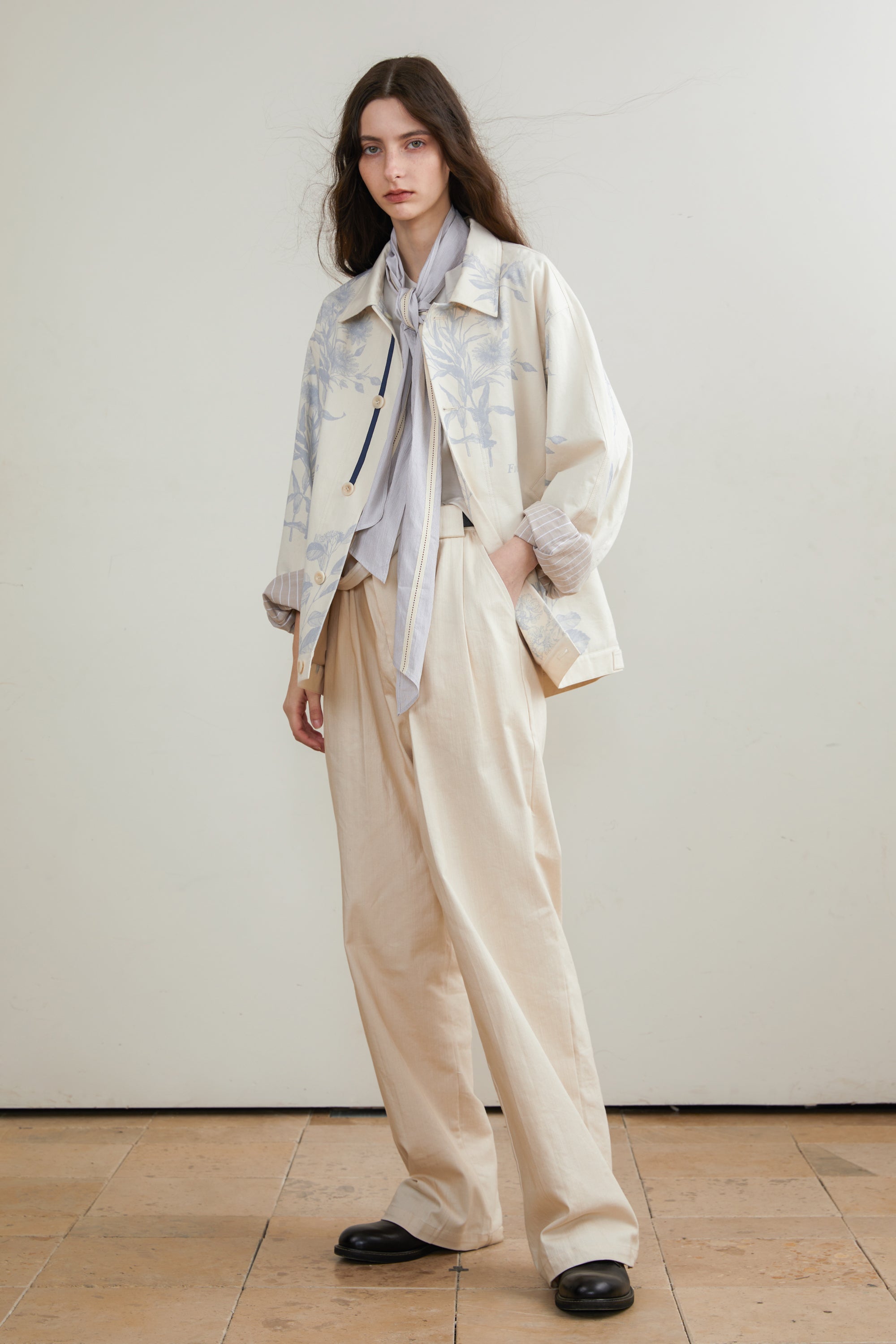 Front Drop Shoulder Back Insert Shoulder Print Jacket