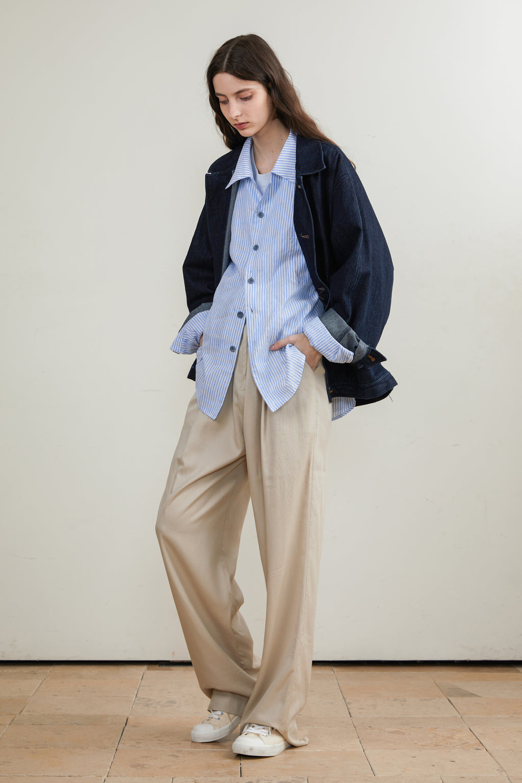 Single-Pleated Wide-Leg Pants
