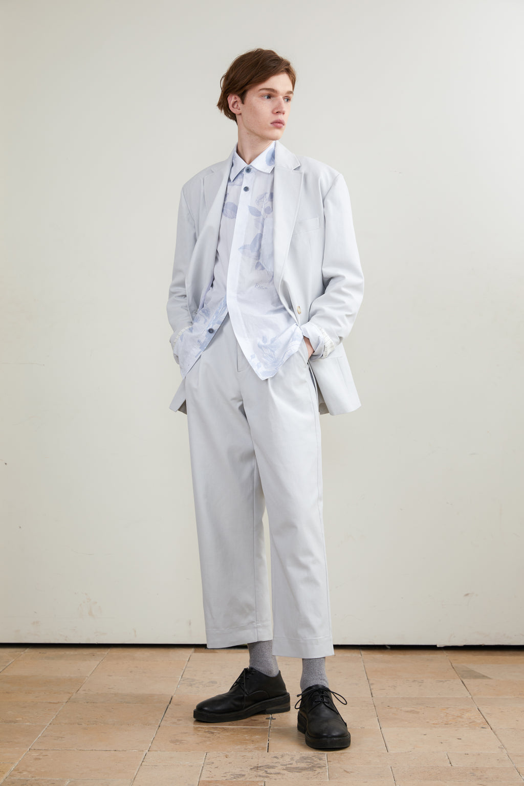 Slightly Tapered Single-Pleated Ankle-Length Pants