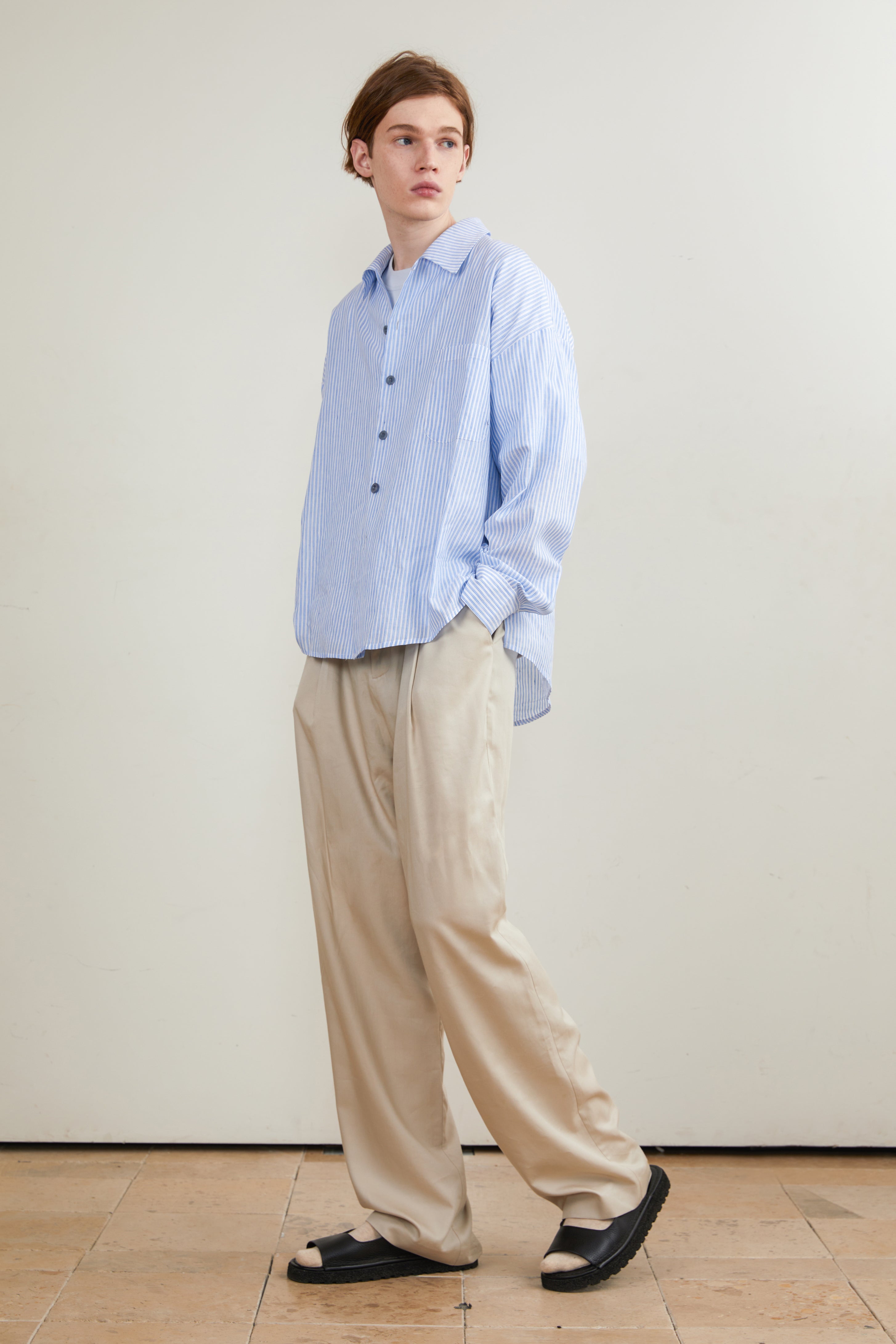 Single-Pleated Wide-Leg Pants