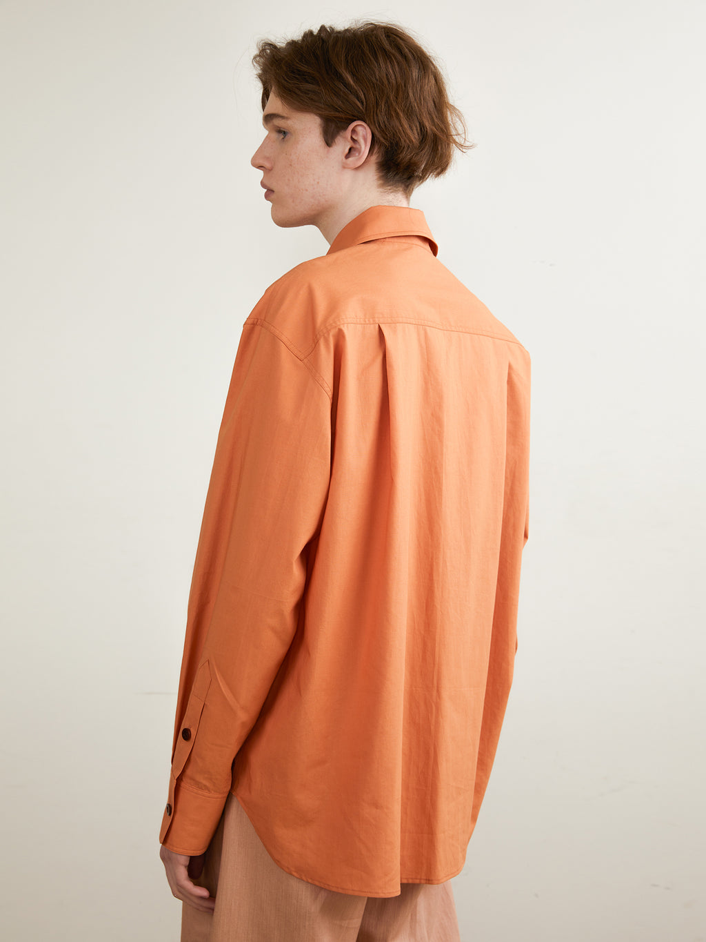 Hidden Placket Long-Sleeved Silhouette Shirt
