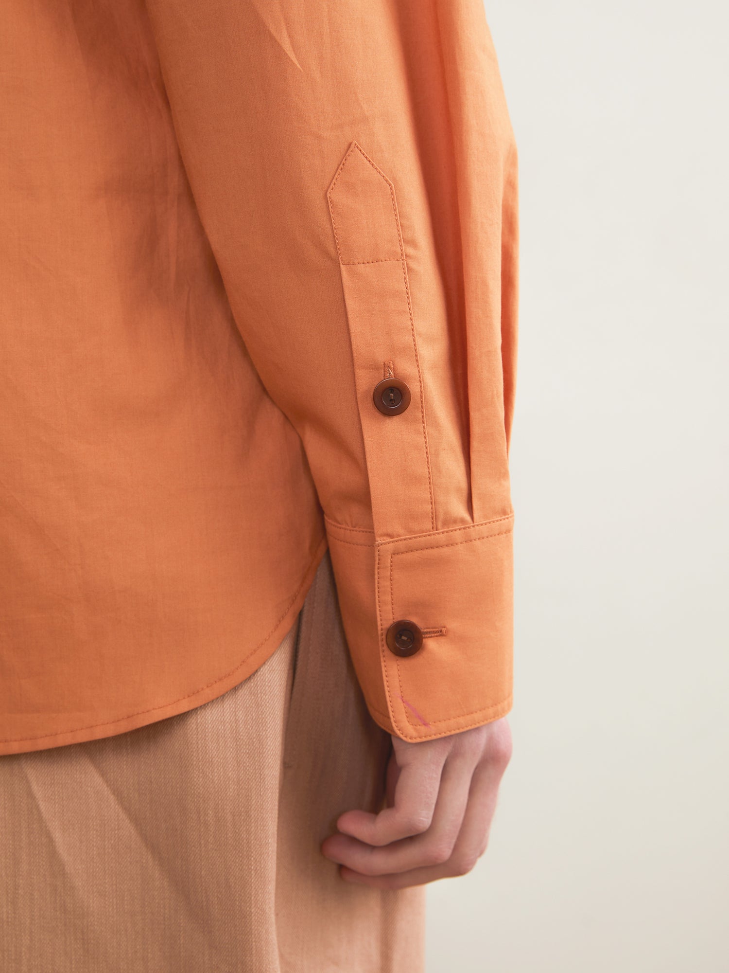 Hidden Placket Long-Sleeved Silhouette Shirt